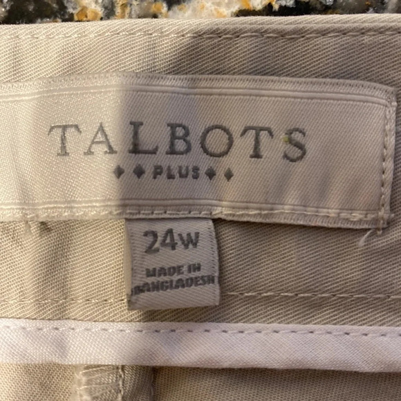 Q womens Talbots casual solid beige stretch plus size capris pants 24W - Picture 3 of 3